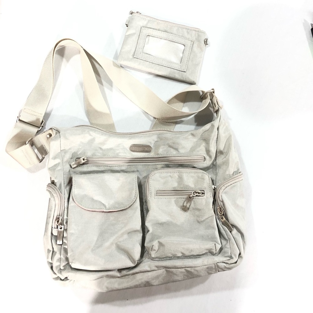 Baggallini Bag with Zip Id